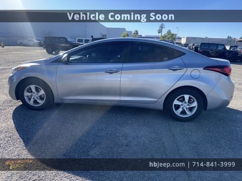 Used 2015 Hyundai Elantra SE image 8