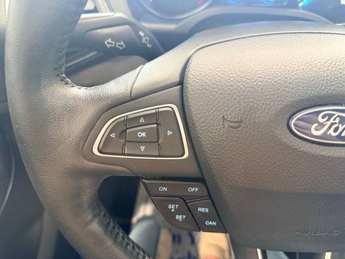 Used 2019 Ford Escape Titanium image 22