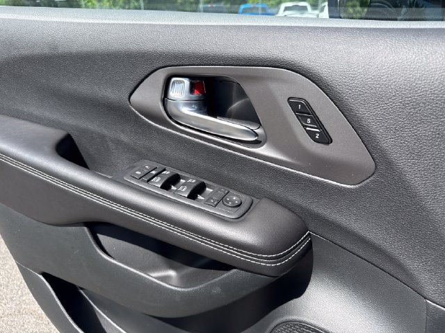 New 2027 Chrysler Pacifica Select w/ Family Tech Group AWD/4WD image 31