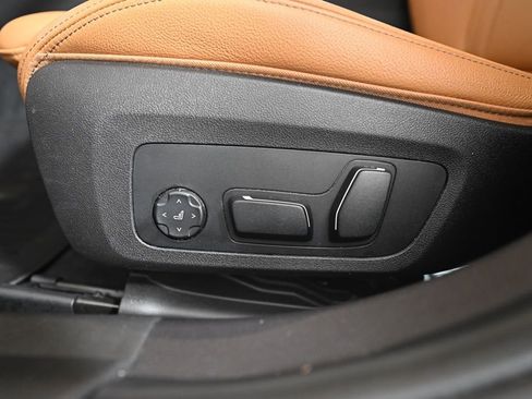 Certified 2025 BMW 330i Sedan w/ Convenience Package image 26