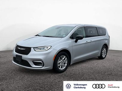 Used 2024 Chrysler Pacifica Touring-L