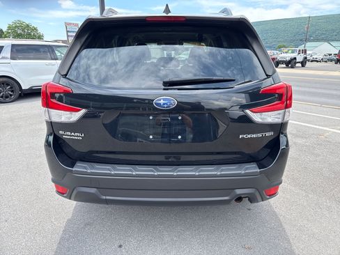 Used 2020 Subaru Forester Premium AWD/4WD image 5