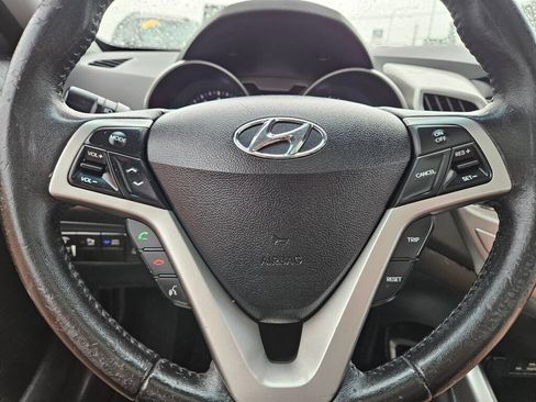 Used 2013 Hyundai Veloster w/ Style Pkg FWD image 16