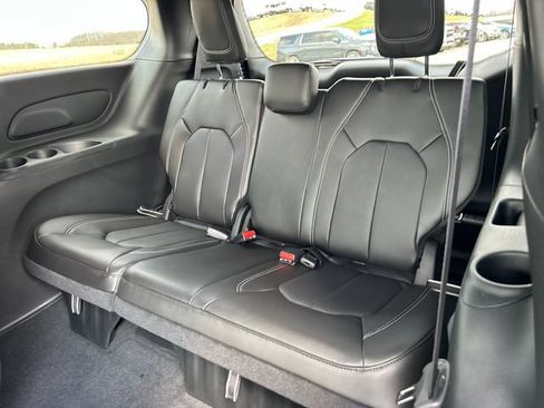 New 2026 Chrysler Pacifica Select w/ S Appearance Package AWD/4WD image 39
