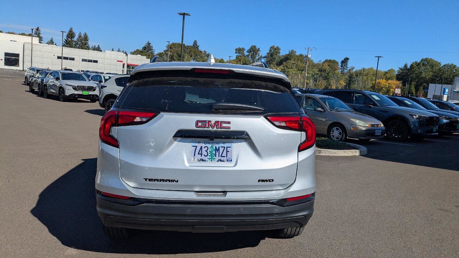 Used 2021 GMC Terrain SLE w/ Elevation Edition AWD/4WD image 7