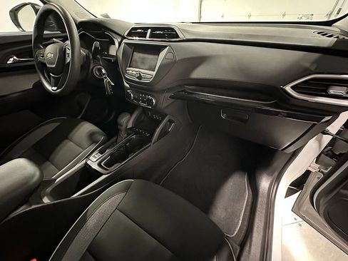 Used 2023 Chevrolet TrailBlazer LS AWD/4WD image 25