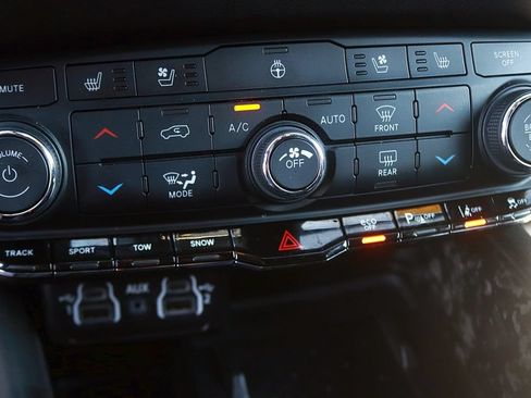 Used 2025 Dodge Durango R/T AWD/4WD image 24