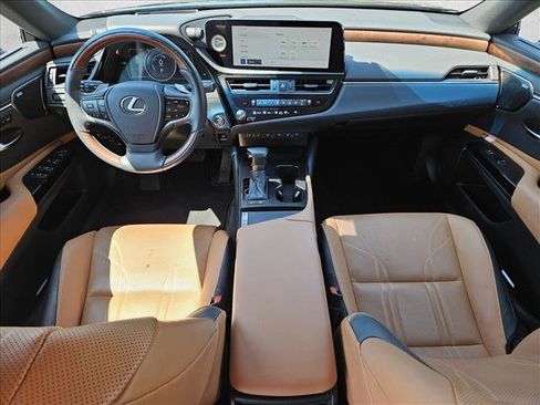 Used 2024 Lexus ES 300h w/ Accessory Package (Z2) FWD image 17