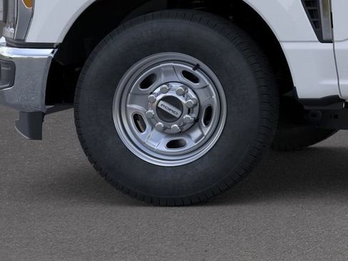 New 2025 Ford F250 XL w/ XL Chrome Package RWD image 19