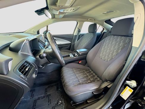 Used 2014 Chevrolet Volt FWD image 18