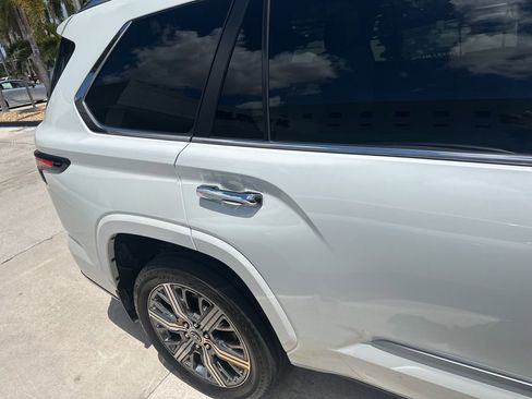 Used 2024 Toyota Sequoia Capstone RWD image 10