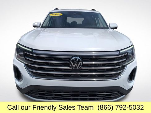 Used 2025 Volkswagen Atlas SE AWD/4WD image 9