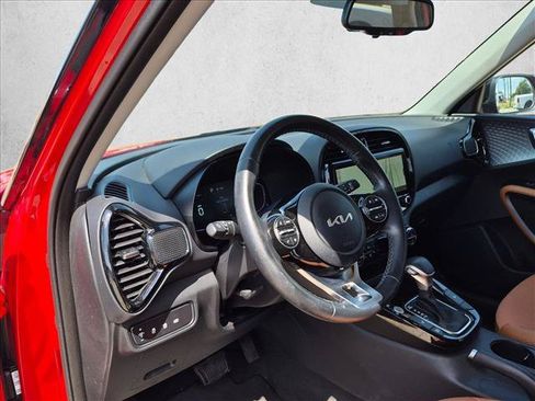 Used 2025 Kia Soul EX FWD image 13