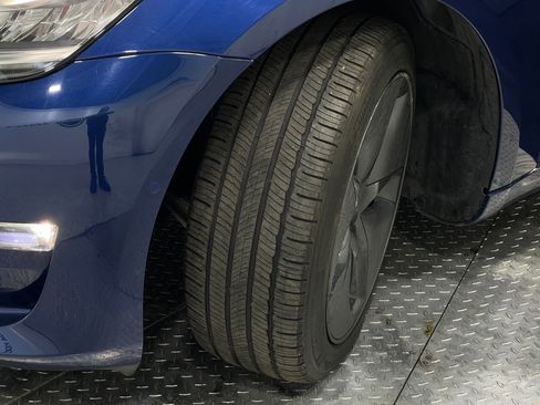 Used 2018 Tesla Model 3 Long Range image 33