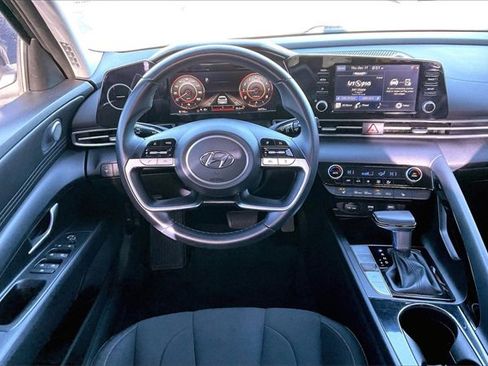 Used 2021 Hyundai Elantra SEL w/ Convenience Package image 5