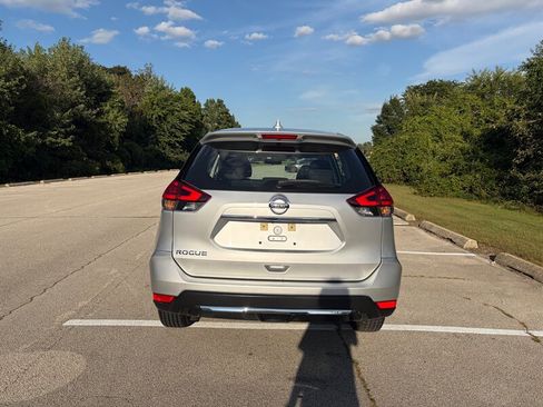 Used 2017 Nissan Rogue S FWD image 4
