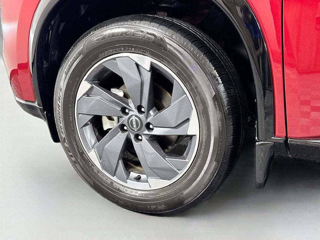 Used 2025 Nissan Rogue Platinum w/ Platinum Premium Package FWD image 40