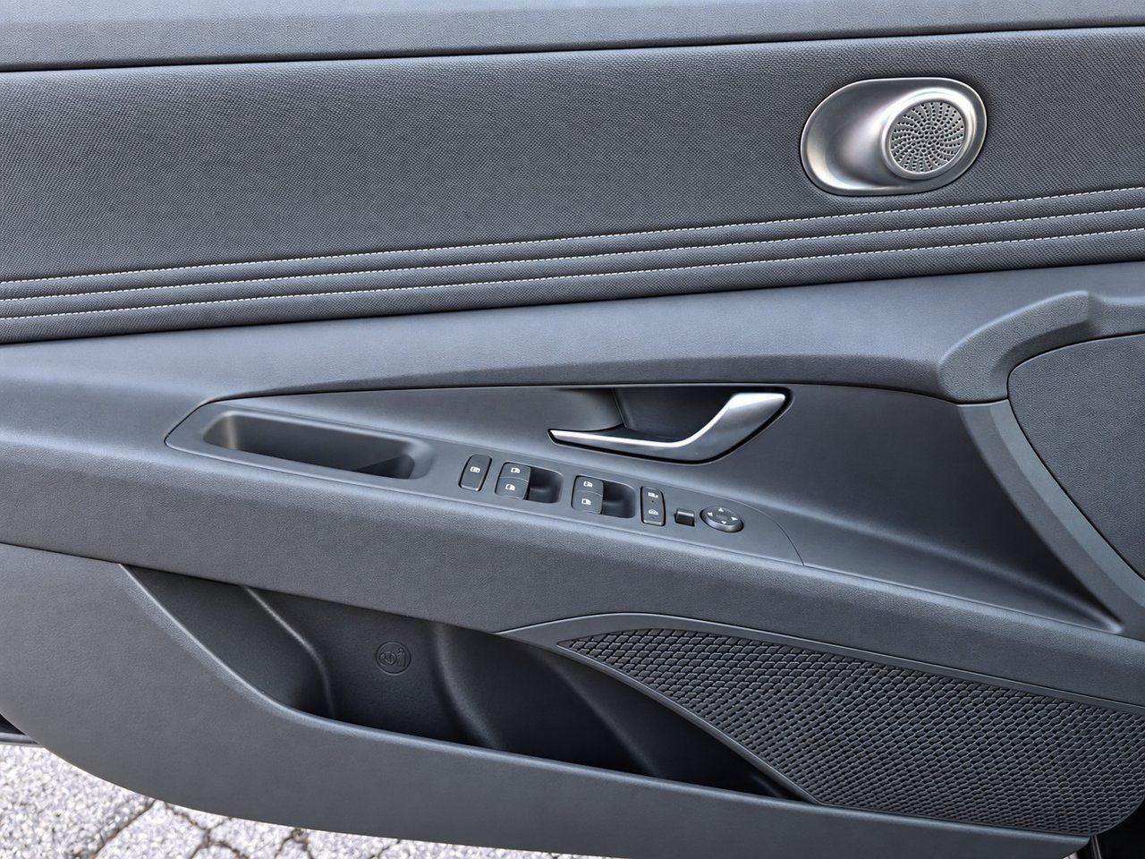 Used 2025 Hyundai Elantra SEL FWD image 11