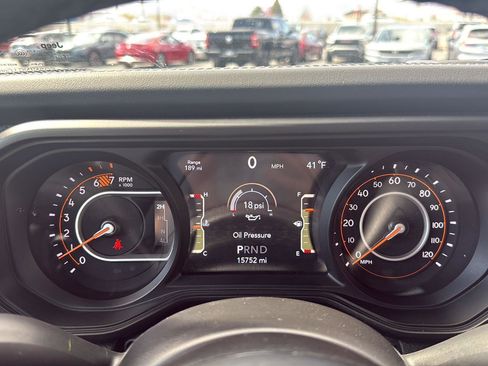 Used 2025 Jeep Wrangler Unlimited Rubicon image 37