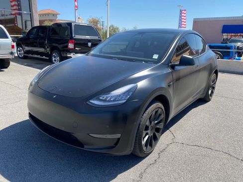 Used 2020 Tesla Model Y Long Range AWD/4WD image 1