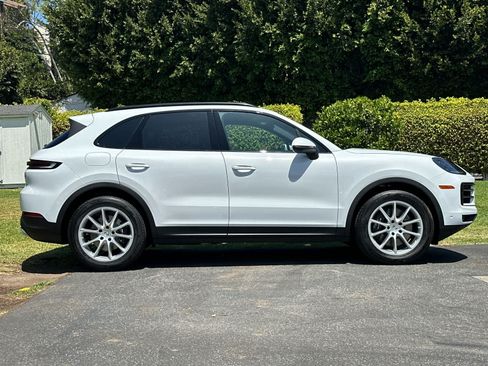 New 2026 Porsche Cayenne AWD/4WD image 9