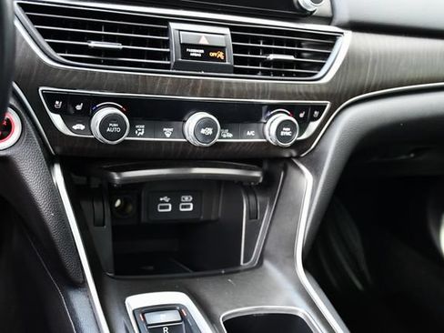 Used 2022 Honda Accord Touring image 36