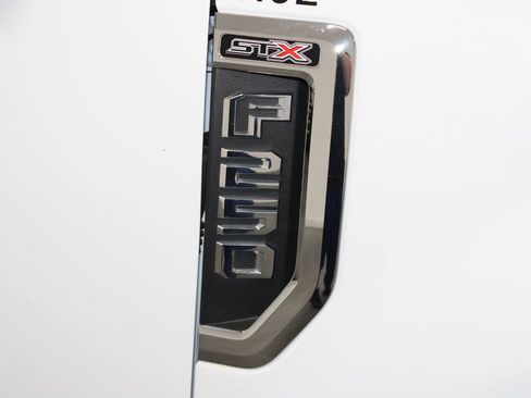 Used 2019 Ford F250 XL w/ STX Appearance Package image 12