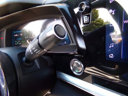 Used 2025 Chevrolet Corvette Stingray Preferred Cpe w/ Z51 Performance Package RWD image 20