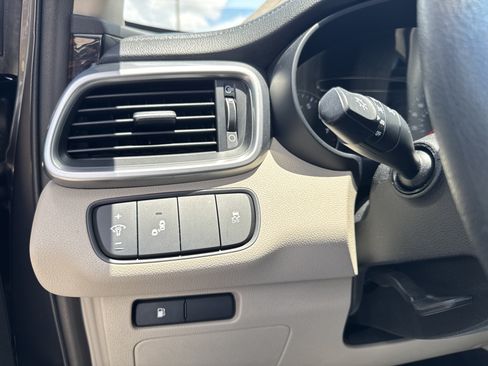 Used 2019 Kia Sorento FWD image 28