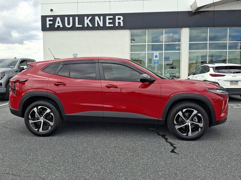 Certified 2026 Chevrolet Trax RS w/ Driver Confidence Package FWD image 7