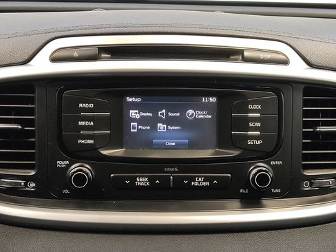 Used 2016 Kia Sorento FWD image 25