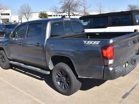 Used 2020 Toyota Tacoma SR image 7