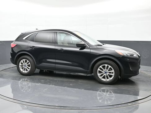 Used 2022 Ford Escape SE w/ Cold Weather Package AWD/4WD image 5