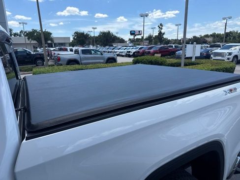 Used 2021 GMC Sierra 1500 SLT w/ SLT Premium Plus Package AWD/4WD image 10
