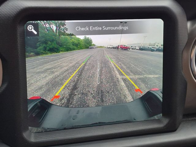 Used 2020 Jeep Gladiator Rubicon w/ Advanced Safety Group AWD/4WD image 13
