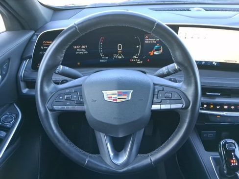 Used 2025 Cadillac XT4 Premium Luxury AWD/4WD image 10