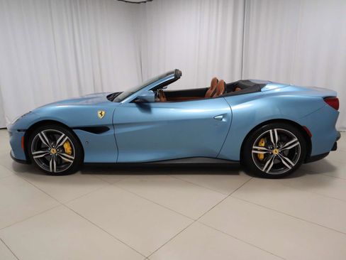 Certified 2022 Ferrari Portofino M image 17