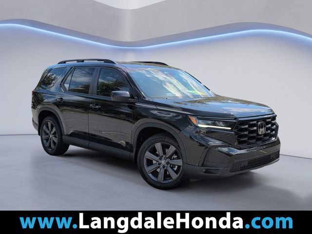 Used 2025 Honda Pilot Sport image 1