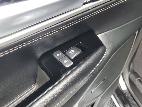 Used 2024 Jeep Wagoneer L Series II w/ Flexible Seating Group RWD image 14