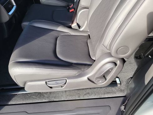 New 2026 Kia Carnival EX FWD image 27