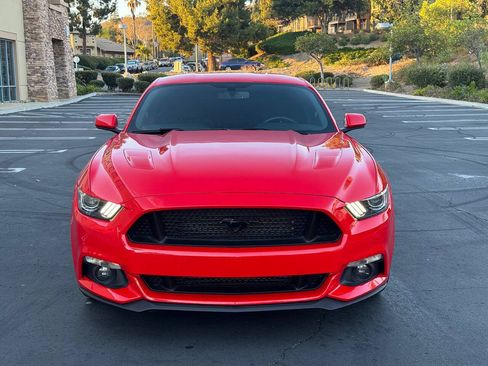 Used 2017 Ford Mustang GT RWD image 8
