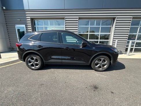 Used 2025 Ford Escape ST-Line Select AWD/4WD image 2