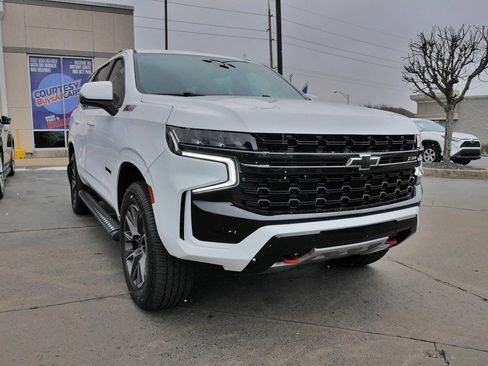 Used 2021 Chevrolet Tahoe Z71 w/ Z71 Signature Package image 3