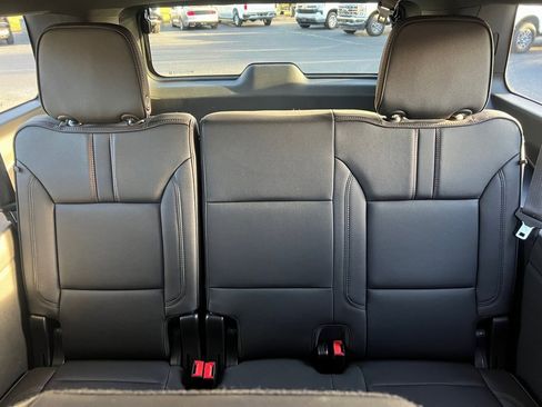 Used 2024 Chevrolet Suburban RST w/ Luxury Package image 18