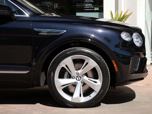 New 2025 Bentley Bentayga image 6
