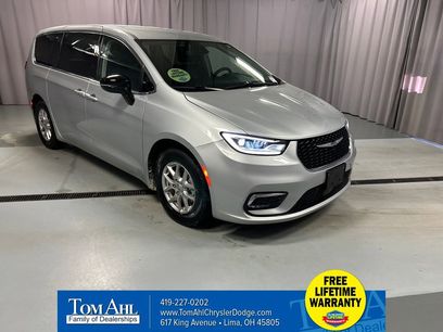 Used 2024 Chrysler Pacifica Touring-L