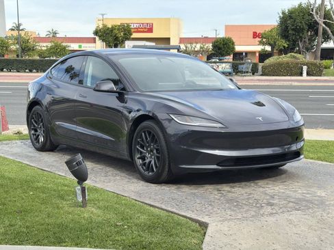 Used 2024 Tesla Model 3 Standard Range image 8