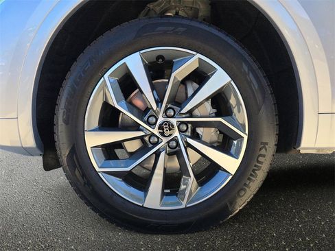 Certified 2025 Audi Q5 2.0T Premium Plus image 33