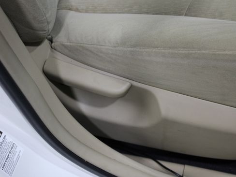 Used 2012 Toyota Highlander SE w/ Tech Pkg AWD/4WD image 24