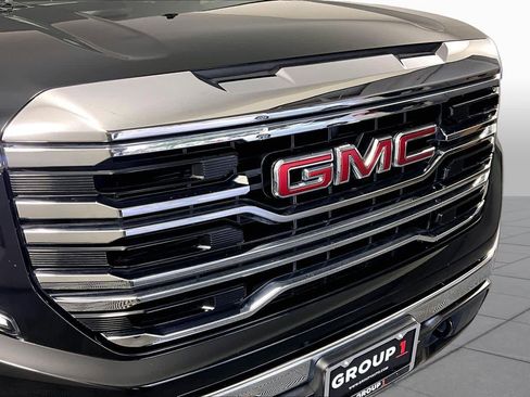 Used 2022 GMC Sierra 1500 SLT w/ SLT Convenience Package AWD/4WD image 29